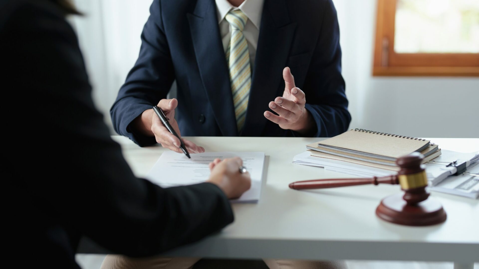 Business Contract Attorneys In Los Angeles