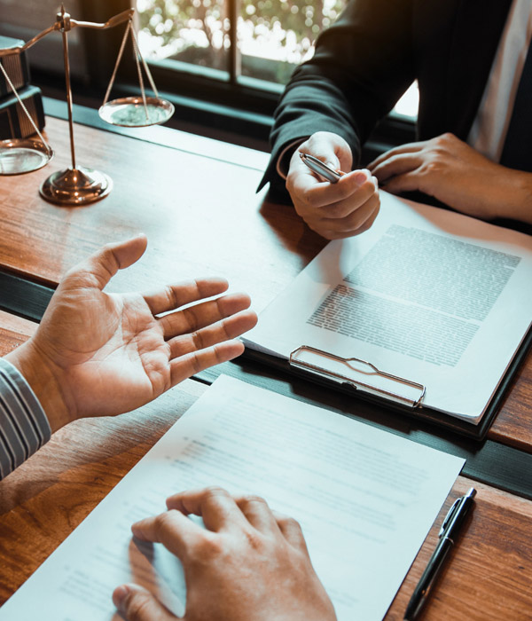 commercial litigation attorney