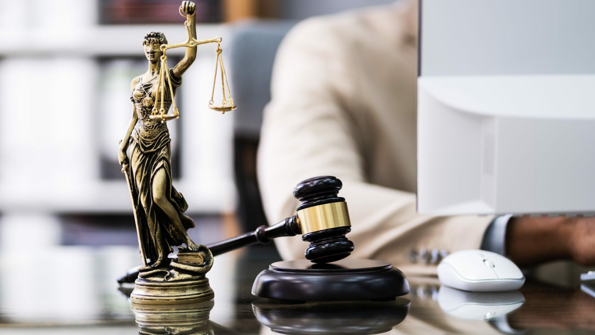 Employment Contract Lawyer